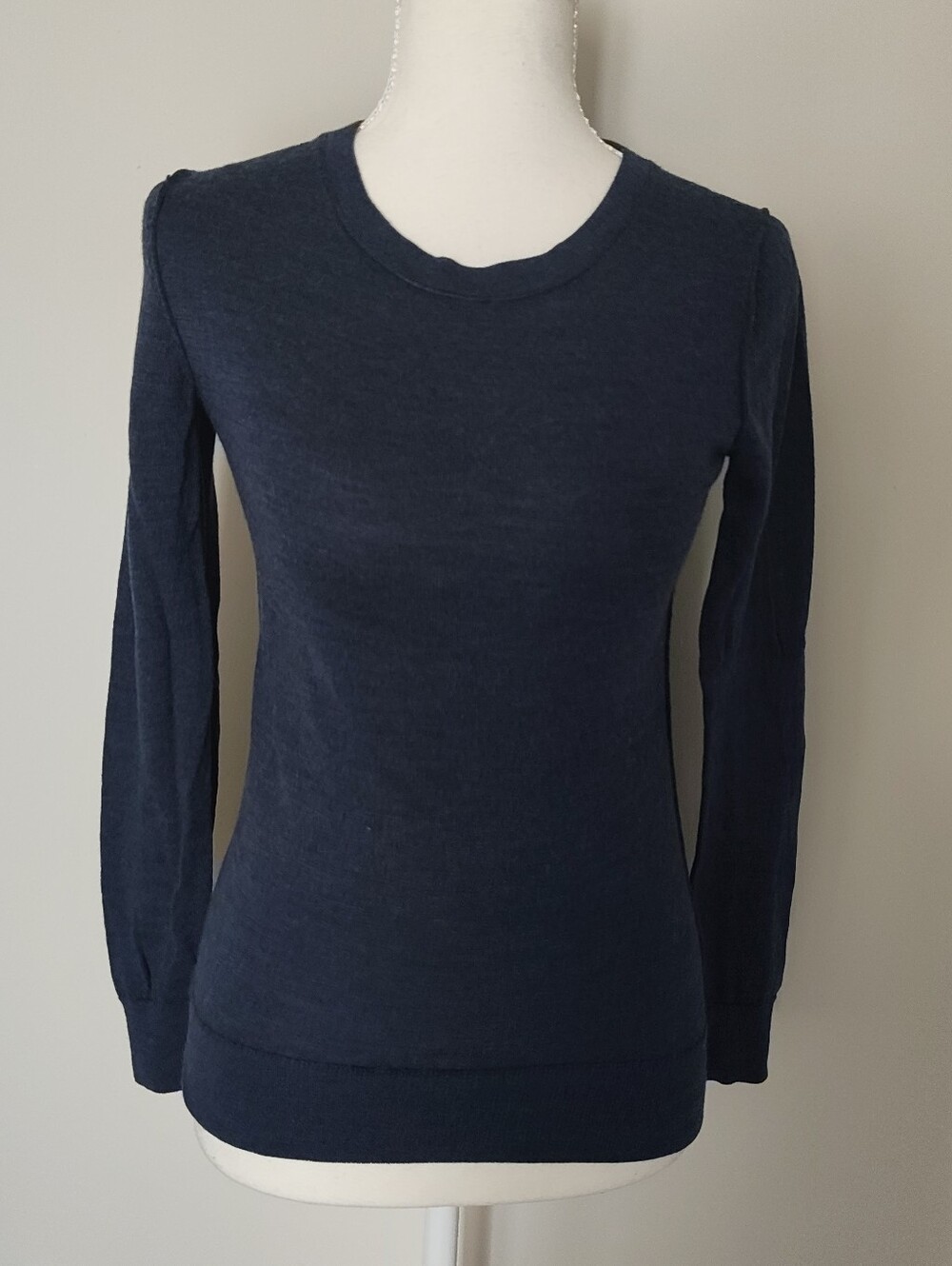 Gap Classic Crewneck Knit Sweater 100% Merino Wool XXS